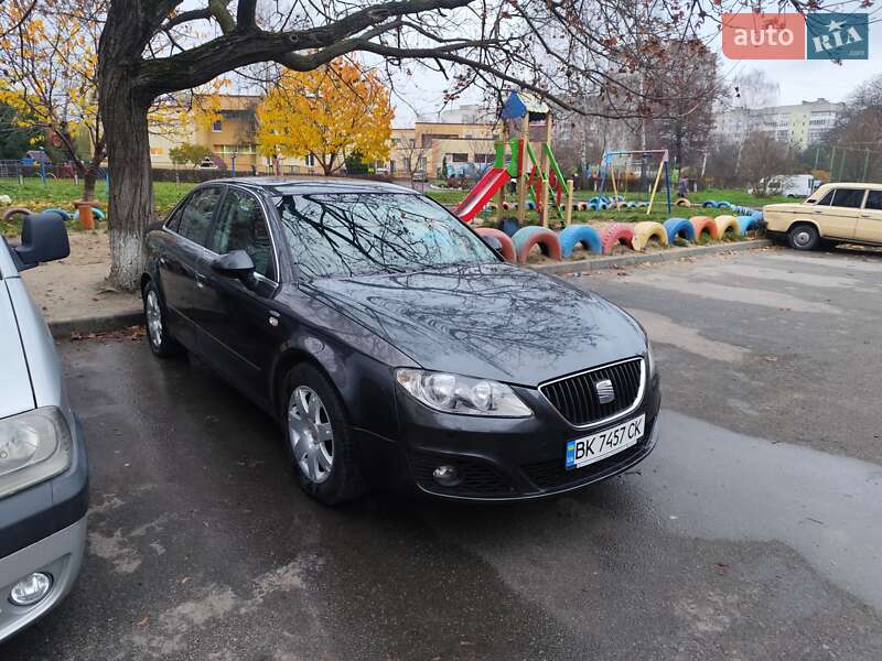 Седан SEAT Exeo 2011 в Луцке