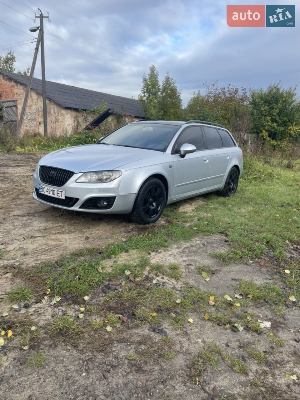 Продам власне авто в хорошому стані. Двигун 2.0 170 кс комон реіл ( не насос форсунка ) двигун не димить , масла не бере , коробка 6 сти ступка , працює тихо без хрускоту , замінено демфер і щеплення. Гальма обслужені нові диски і колодки , ходова перебрана. Решта деталі по телефону , можу пригнати до вас 