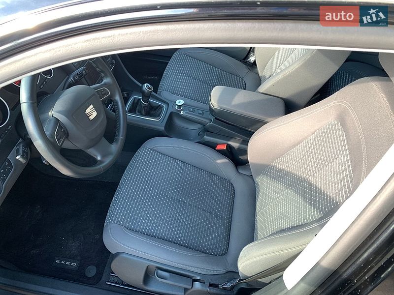 Седан SEAT Exeo 2011 в Харкові