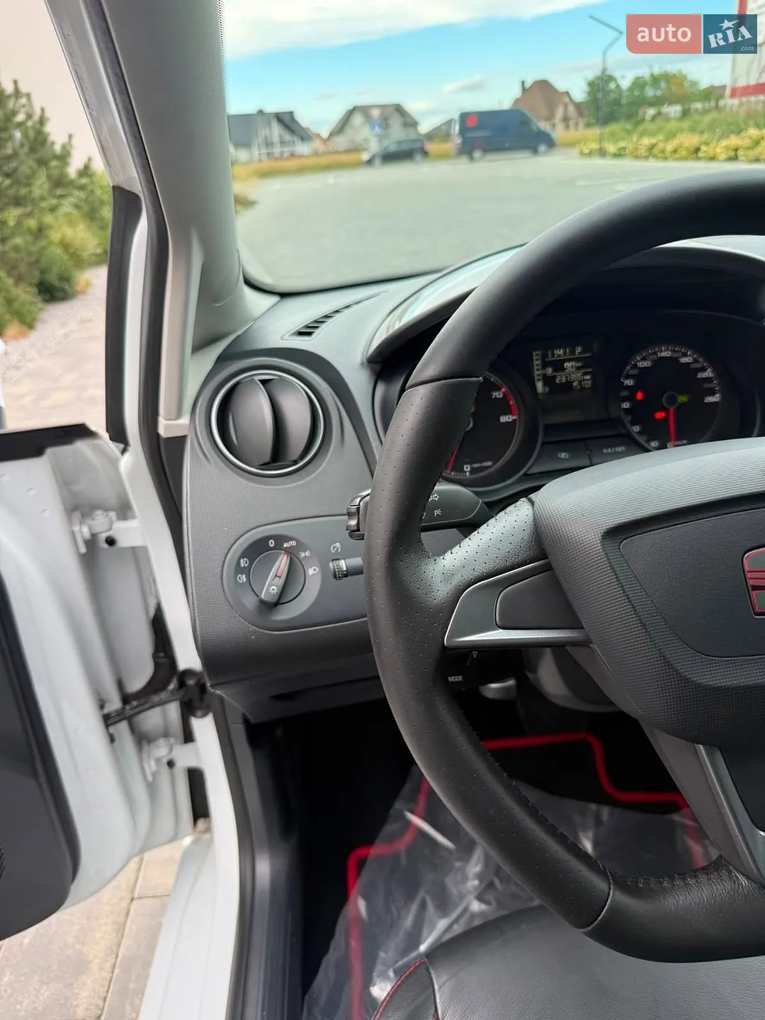 2014 SEAT Ibiza - мініатюра 19