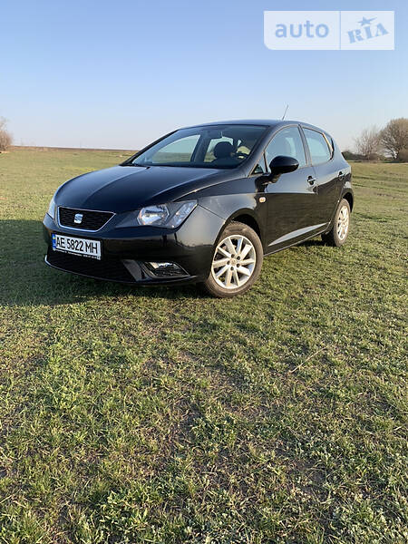 Хетчбек SEAT Ibiza 2013 в 