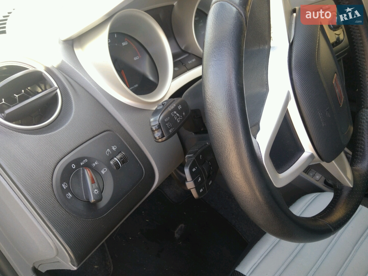 2011 SEAT Ibiza - мініатюра 8