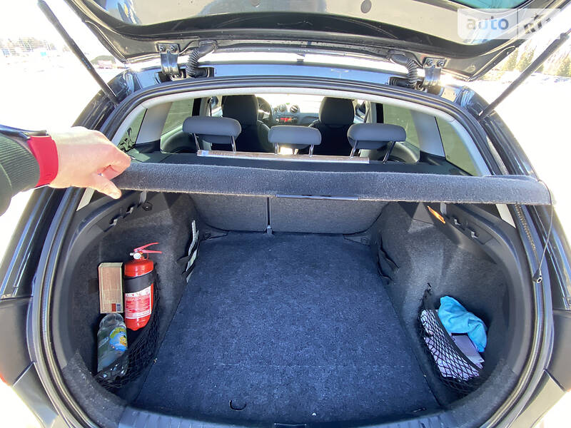 Универсал SEAT Ibiza 2010 в Львове фото 11 Универсал SEAT Ibiza 2010 в Львове