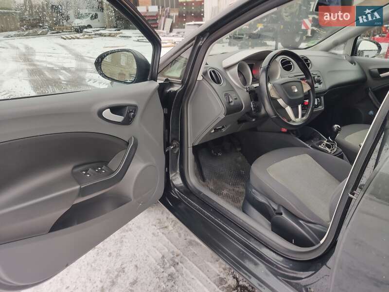 Хэтчбек SEAT Ibiza 2010 в Виннице