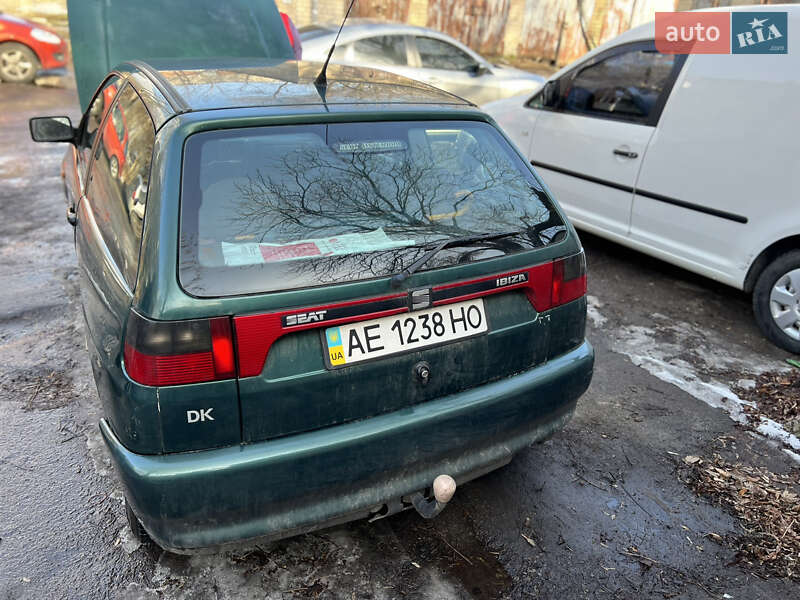 Хетчбек SEAT Ibiza 1999 в Дніпрі