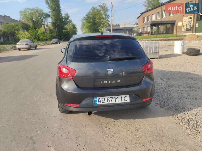Хэтчбек SEAT Ibiza 2010 в Виннице