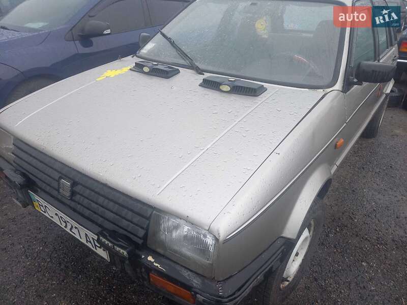 Хетчбек SEAT Ibiza 1988 в Новоархангельську