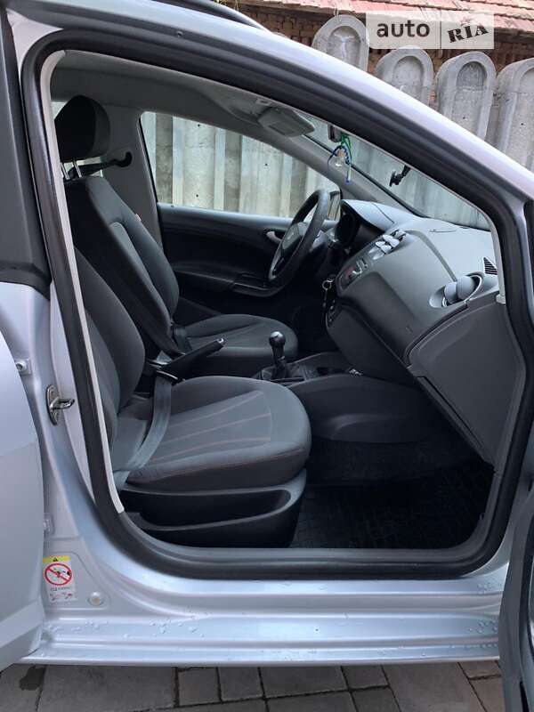 Купе SEAT Ibiza 2010 в Болехові