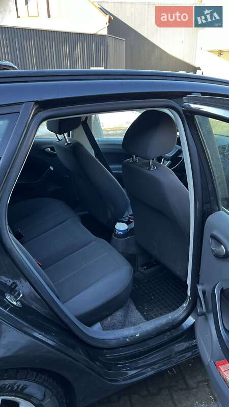 Хетчбек SEAT Ibiza 2011 в Чернівцях