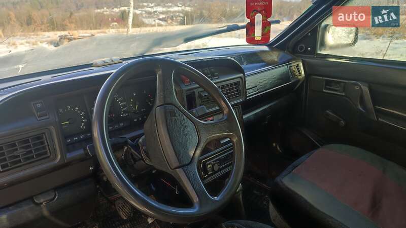 Хэтчбек SEAT Ibiza 1990 в Сторожинце