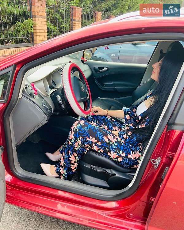 Хетчбек SEAT Ibiza 2011 в Києві