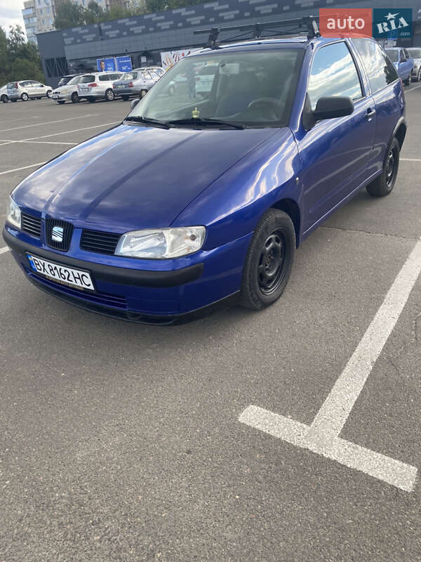 Хетчбек SEAT Ibiza 2001 в Черкасах