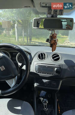 Хэтчбек SEAT Ibiza 2011 в 