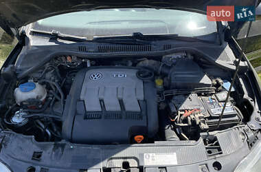 Хэтчбек SEAT Ibiza 2011 в 