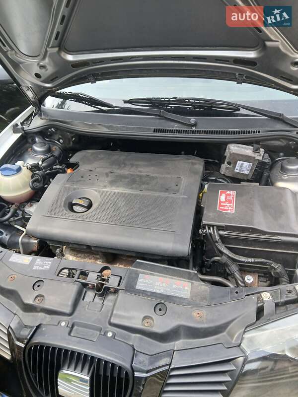 Хэтчбек SEAT Ibiza 2003 в Шумске