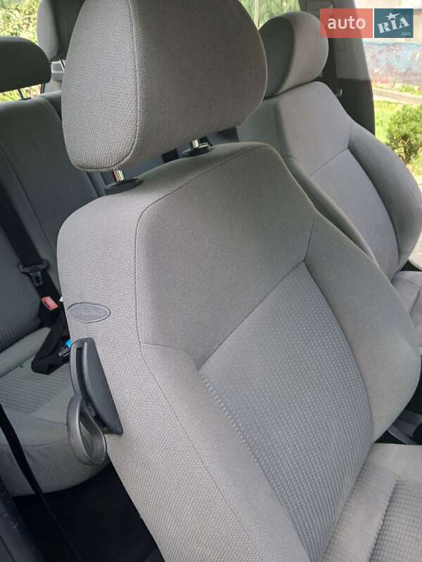 Хэтчбек SEAT Ibiza 2003 в Шумске