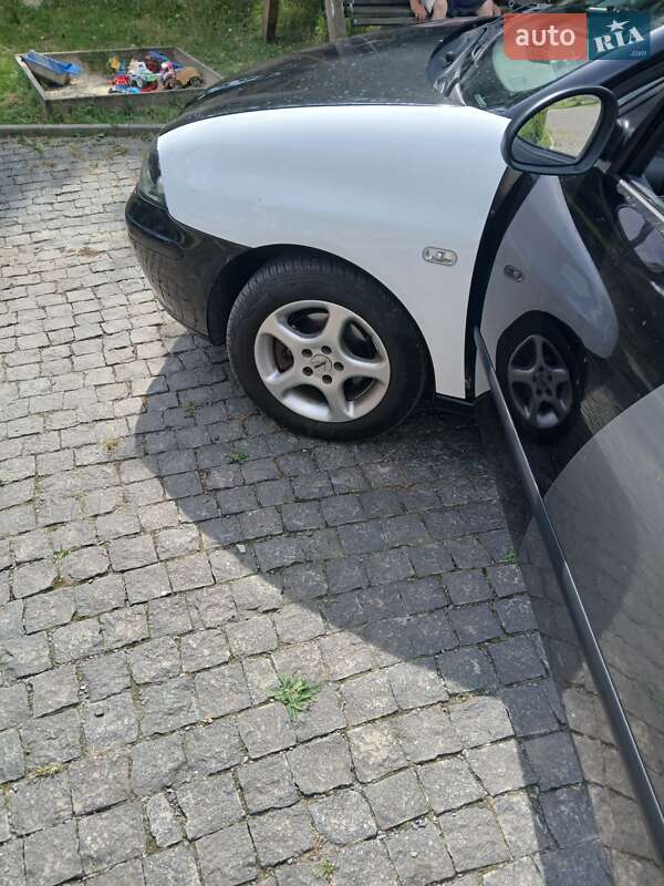 Хэтчбек SEAT Ibiza 2003 в Шумске