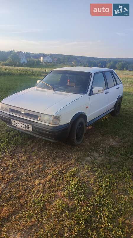 Хэтчбек SEAT Ibiza 1990 в Сторожинце