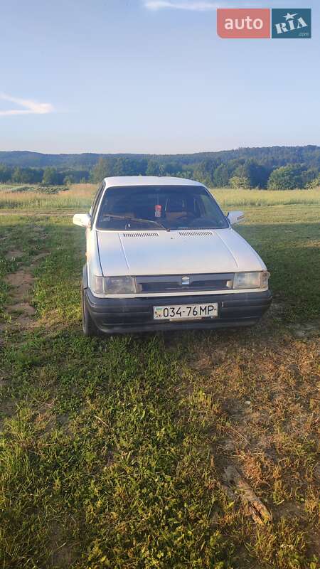 Хэтчбек SEAT Ibiza 1990 в Сторожинце