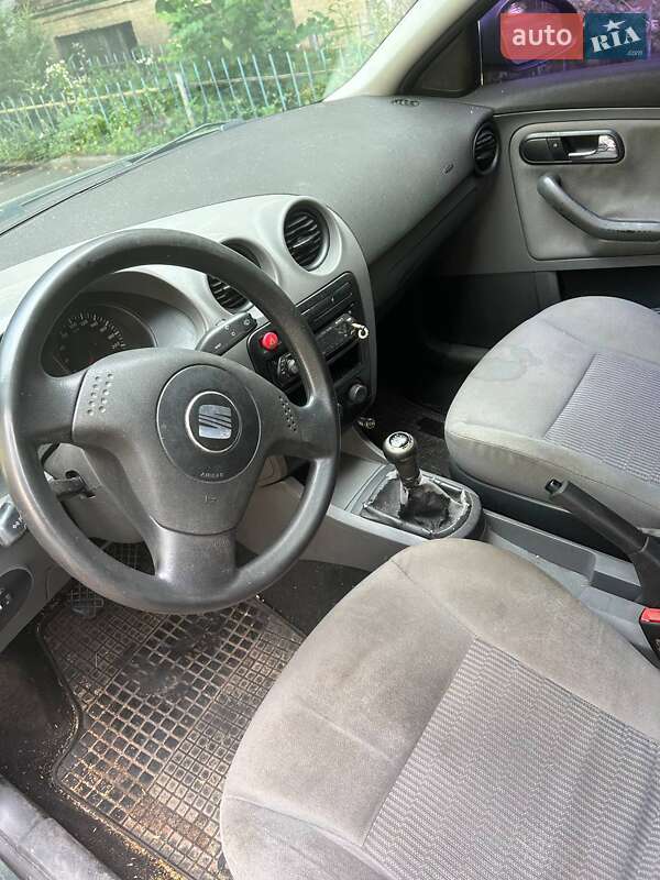Хэтчбек SEAT Ibiza 2004 в Киеве