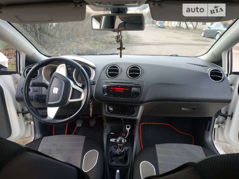 Хэтчбек SEAT Ibiza 2011 в Ивано-Франковске