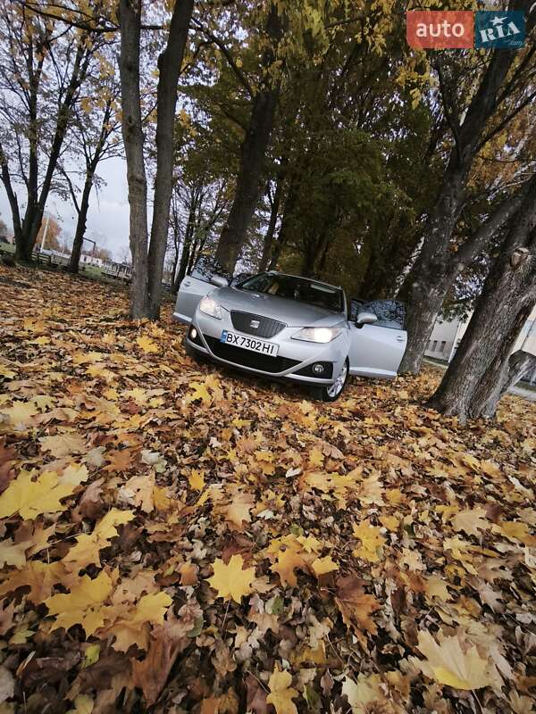 SEAT Ibiza 2011 SEAT Ibiza 2011