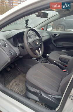 Хэтчбек SEAT Ibiza 2010 в 