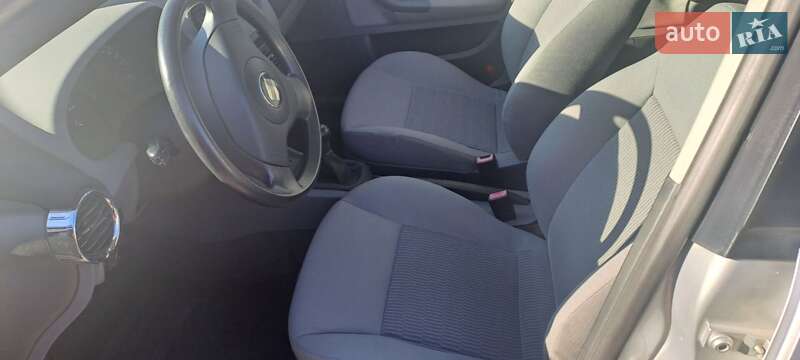 Хэтчбек SEAT Ibiza 2002 в Запорожье