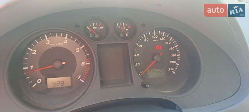 Хэтчбек SEAT Ibiza 2002 в Запорожье