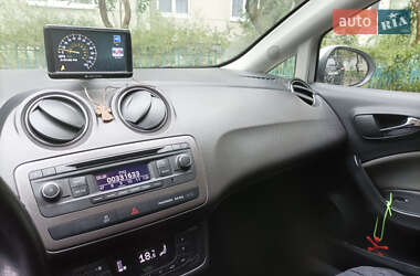 Хэтчбек SEAT Ibiza 2013 в 