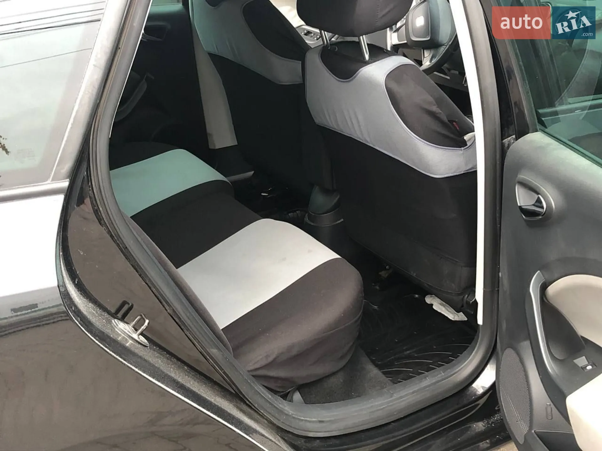 2012 SEAT Ibiza - мініатюра 11