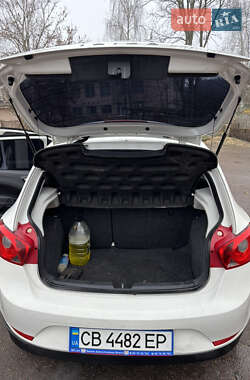 Хэтчбек SEAT Ibiza 2010 в 