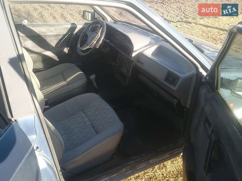 Хэтчбек SEAT Ibiza 1990 в Сколе