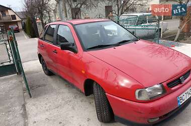 Хэтчбек SEAT Ibiza 1994 в Буске