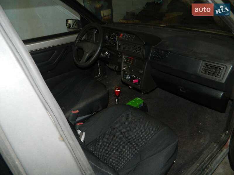 Хэтчбек SEAT Ibiza 1990 в Николаеве