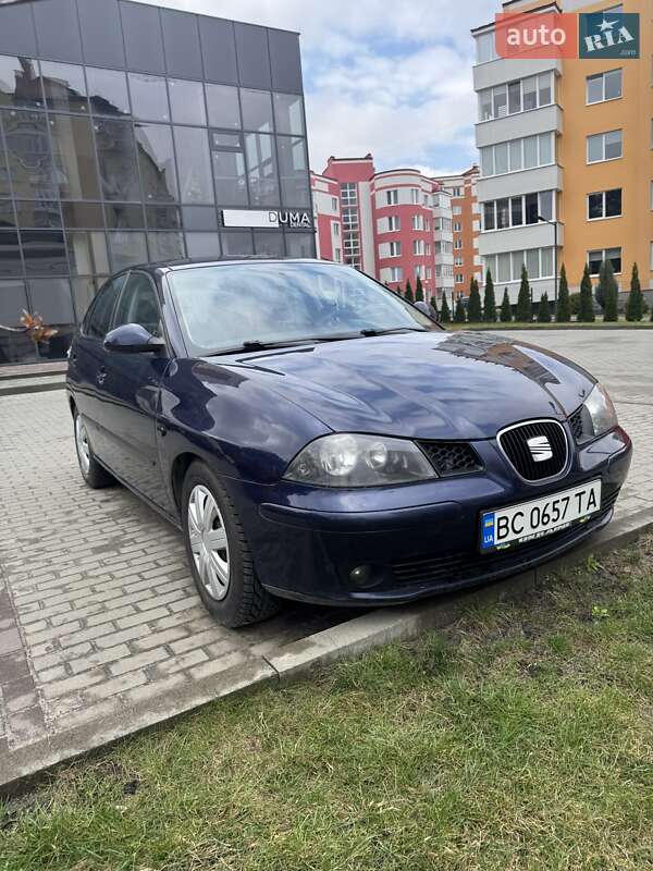 Хэтчбек SEAT Ibiza 2008 в Новояворовске