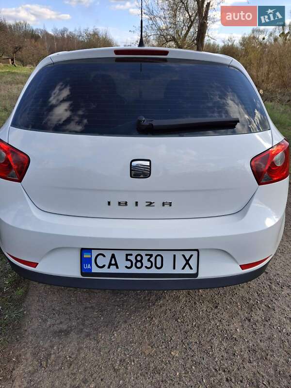 Хэтчбек SEAT Ibiza 2010 в Каменке