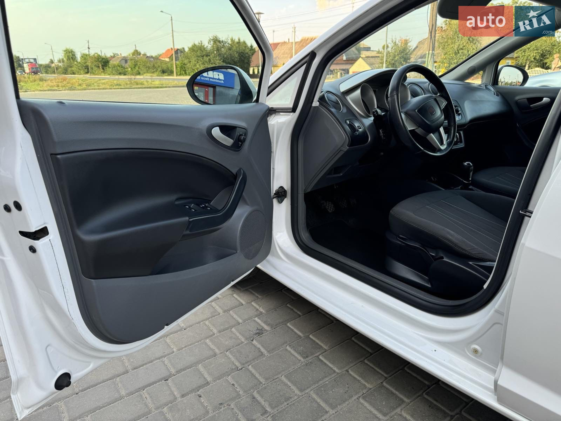 2011 SEAT Ibiza - мініатюра 8
