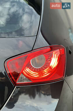 Хэтчбек SEAT Ibiza 2010 в 