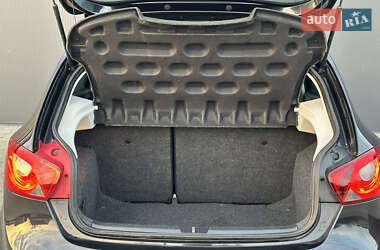 Хэтчбек SEAT Ibiza 2010 в 