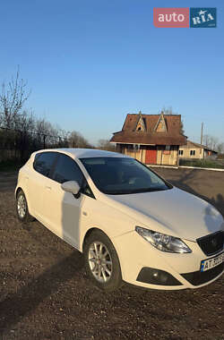 Хетчбек SEAT Ibiza 2011 в  фото 4 Хетчбек SEAT Ibiza 2011 в
