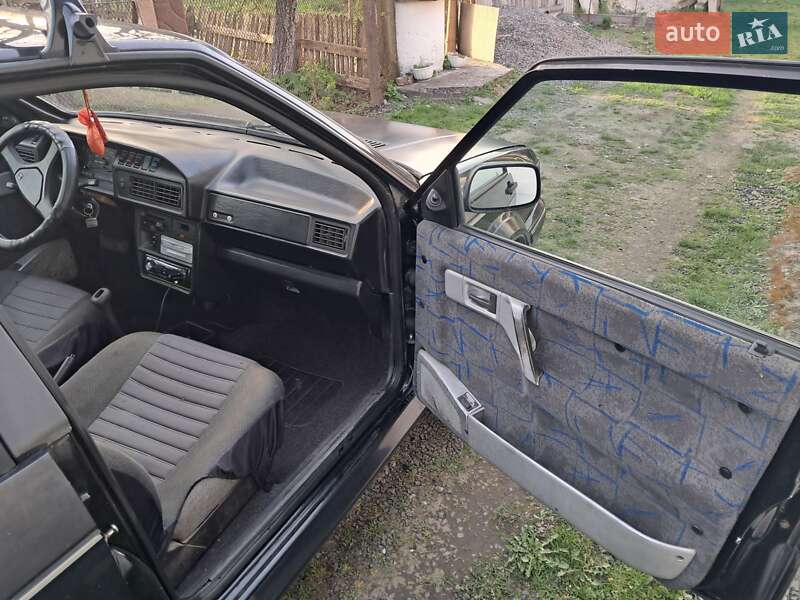 Хетчбек SEAT Ibiza 1990 в Дерно