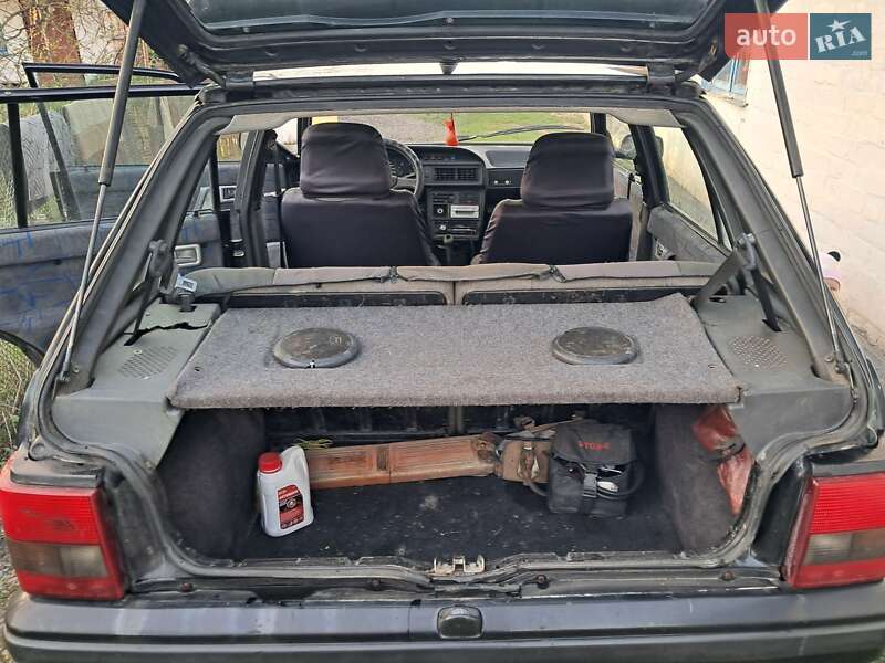Хетчбек SEAT Ibiza 1990 в Дерно