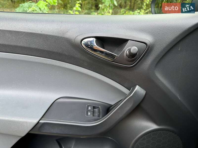 Хэтчбек SEAT Ibiza 2014 в Киеве
