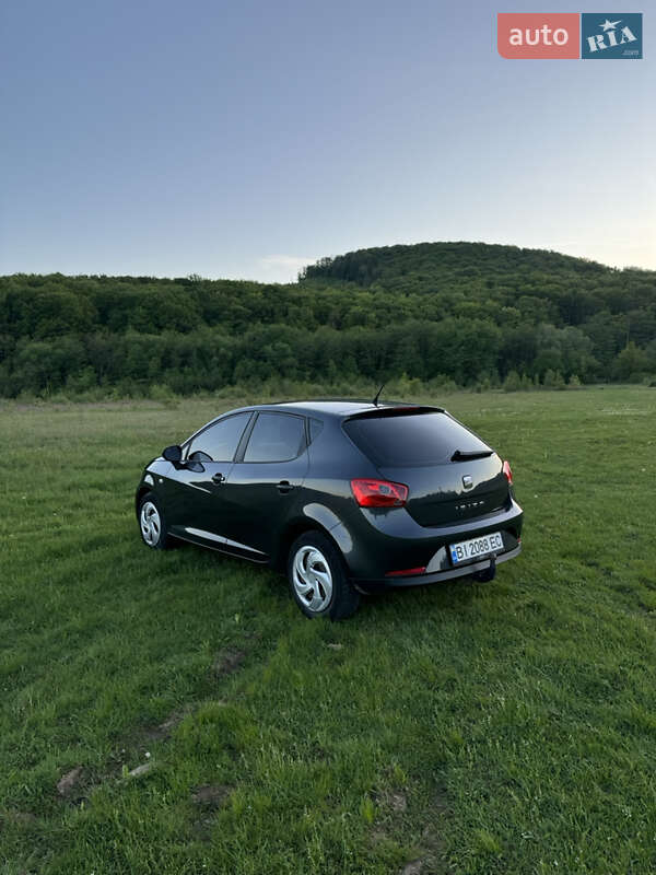 Хетчбек SEAT Ibiza 2011 в Мукачевому