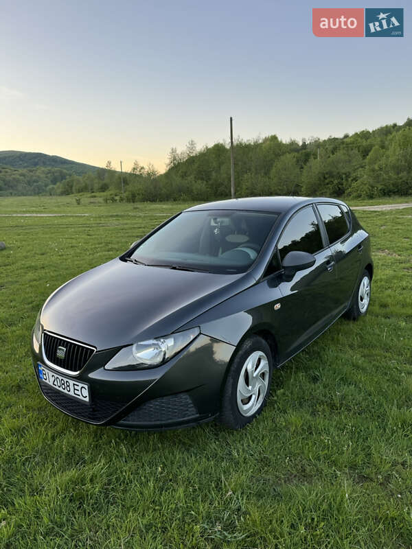 Хетчбек SEAT Ibiza 2011 в Мукачевому