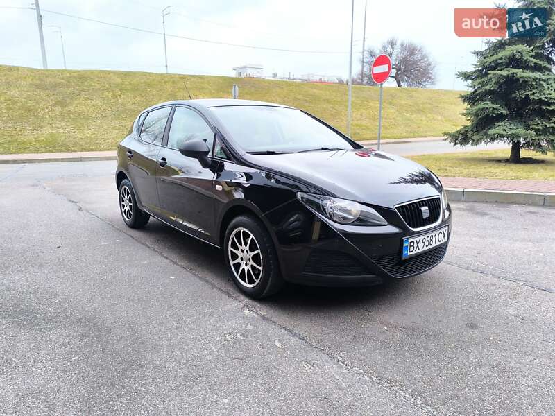 Хетчбек SEAT Ibiza 2009 в 