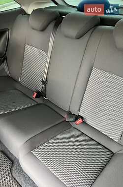 Хэтчбек SEAT Ibiza 2010 в 