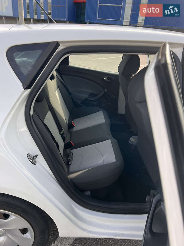 Хэтчбек SEAT Ibiza 2013 в Кременчуге фото 15 Хэтчбек SEAT Ibiza 2013 в Кременчуге