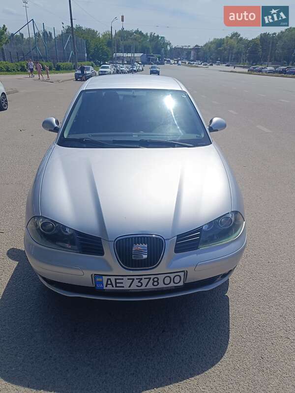 Хетчбек SEAT Ibiza 2003 в Дніпрі